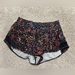 lululemon Hotty hot short 2.5 inch low rise